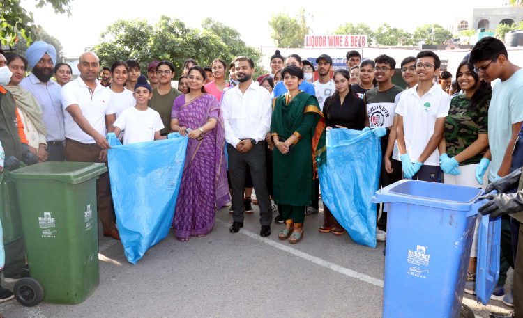 Mohali Municipal Corporation and Max Hospital started cleanliness drive